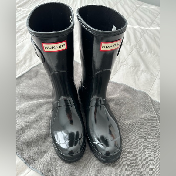 Hunter Shoes - Hunter - black patent short wellie - size 40/9